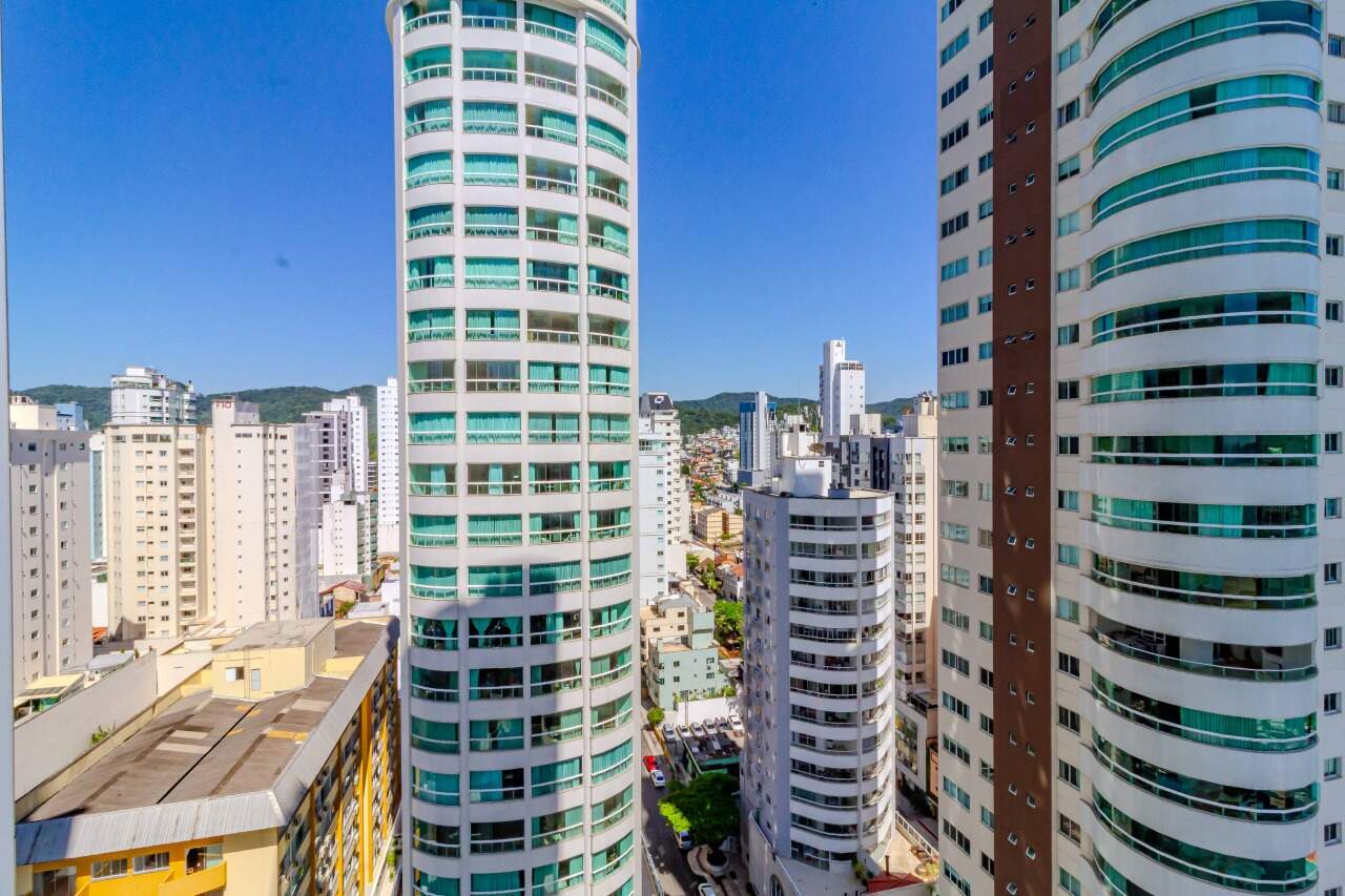 Apartamento à venda no Pioneiros: 