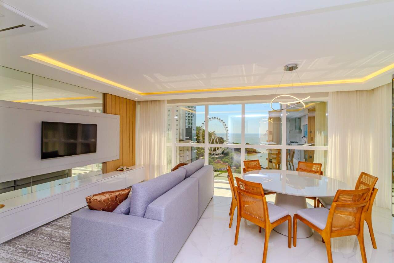 Apartamento à venda no Pioneiros: 