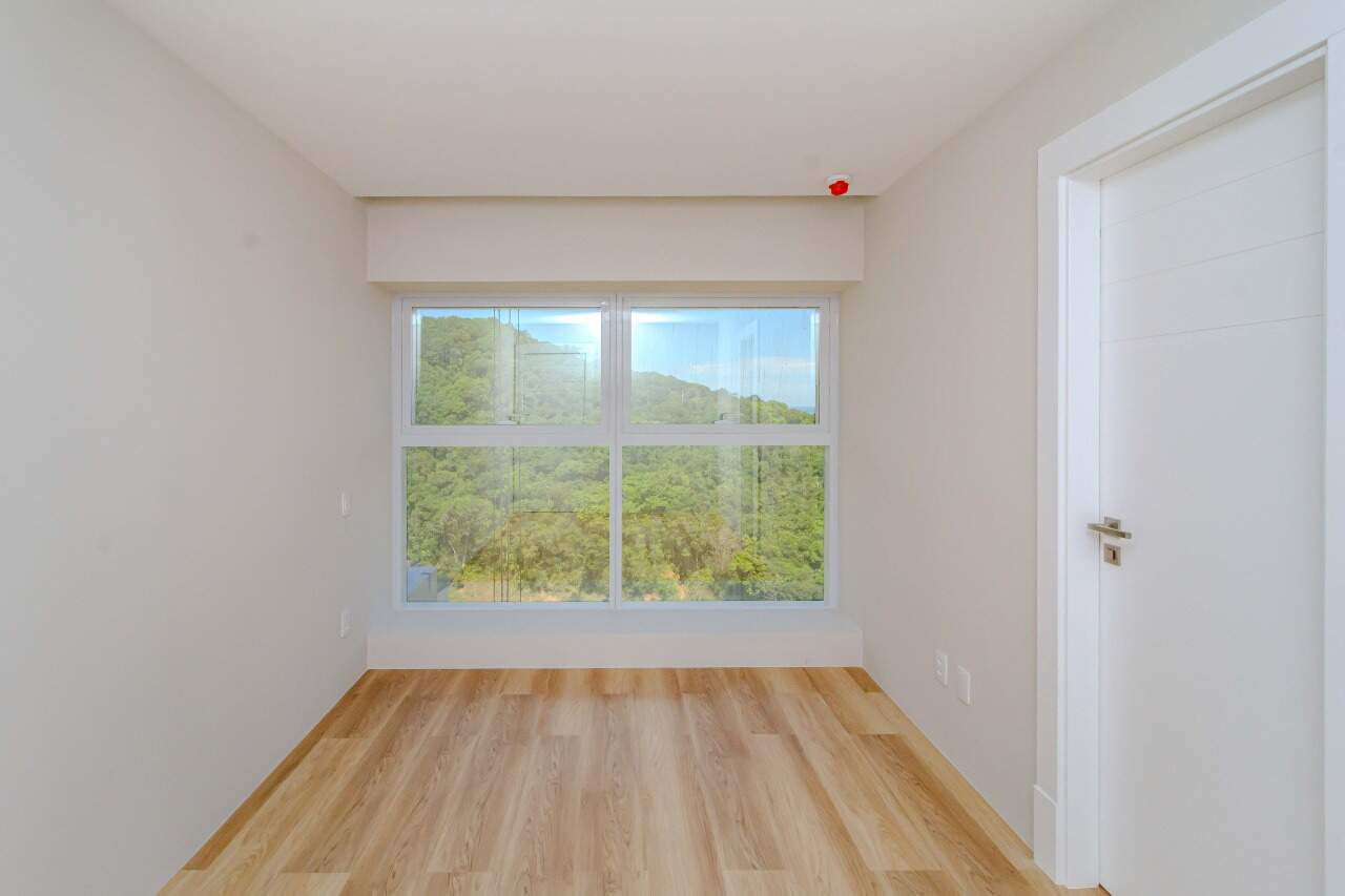 Apartamento à venda no Pioneiros: 