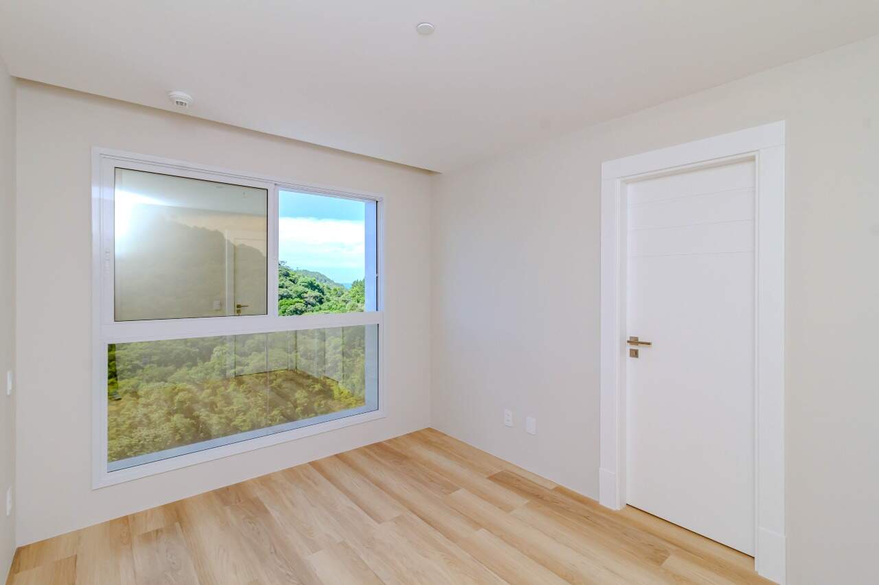Apartamento à venda no Pioneiros: 