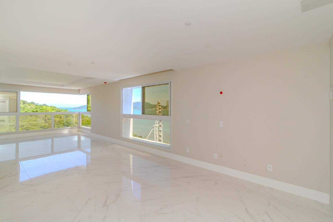 Apartamento à venda no Pioneiros: 