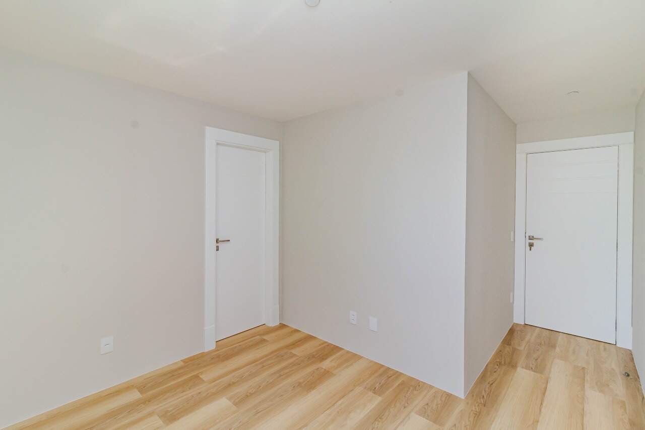 Apartamento à venda no Pioneiros: 