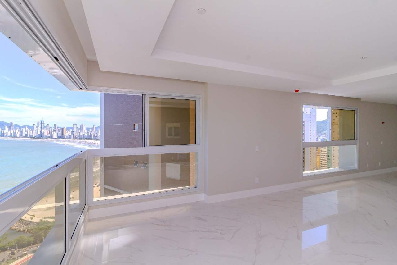 Apartamento à venda no Pioneiros: 