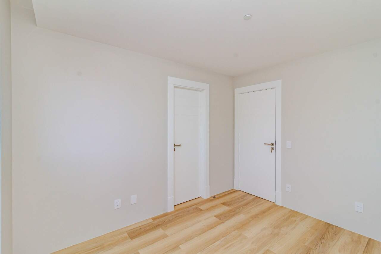 Apartamento à venda no Pioneiros: 