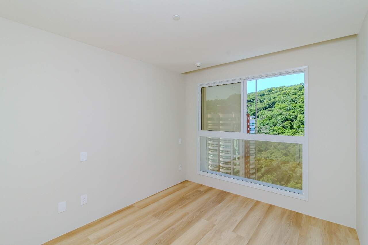 Apartamento à venda no Pioneiros: 