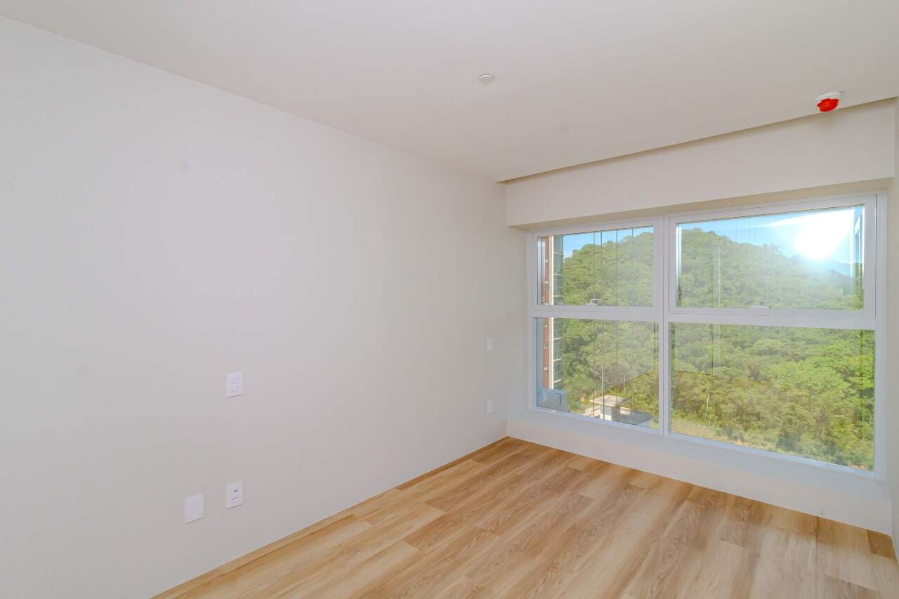 Apartamento à venda no Pioneiros: 