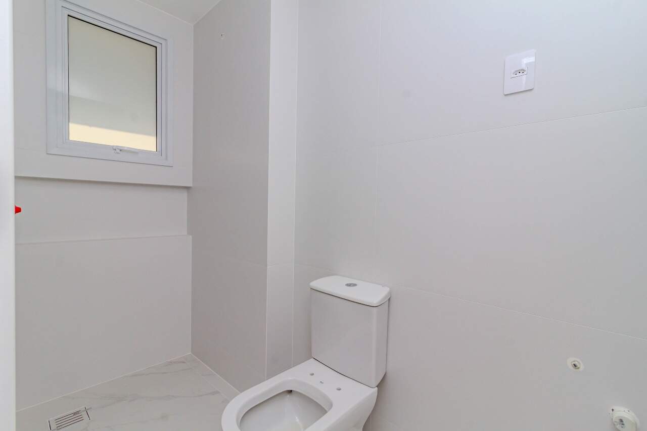 Apartamento à venda no Pioneiros: 