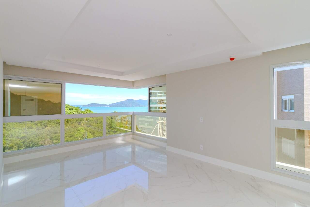 Apartamento à venda no Pioneiros: 