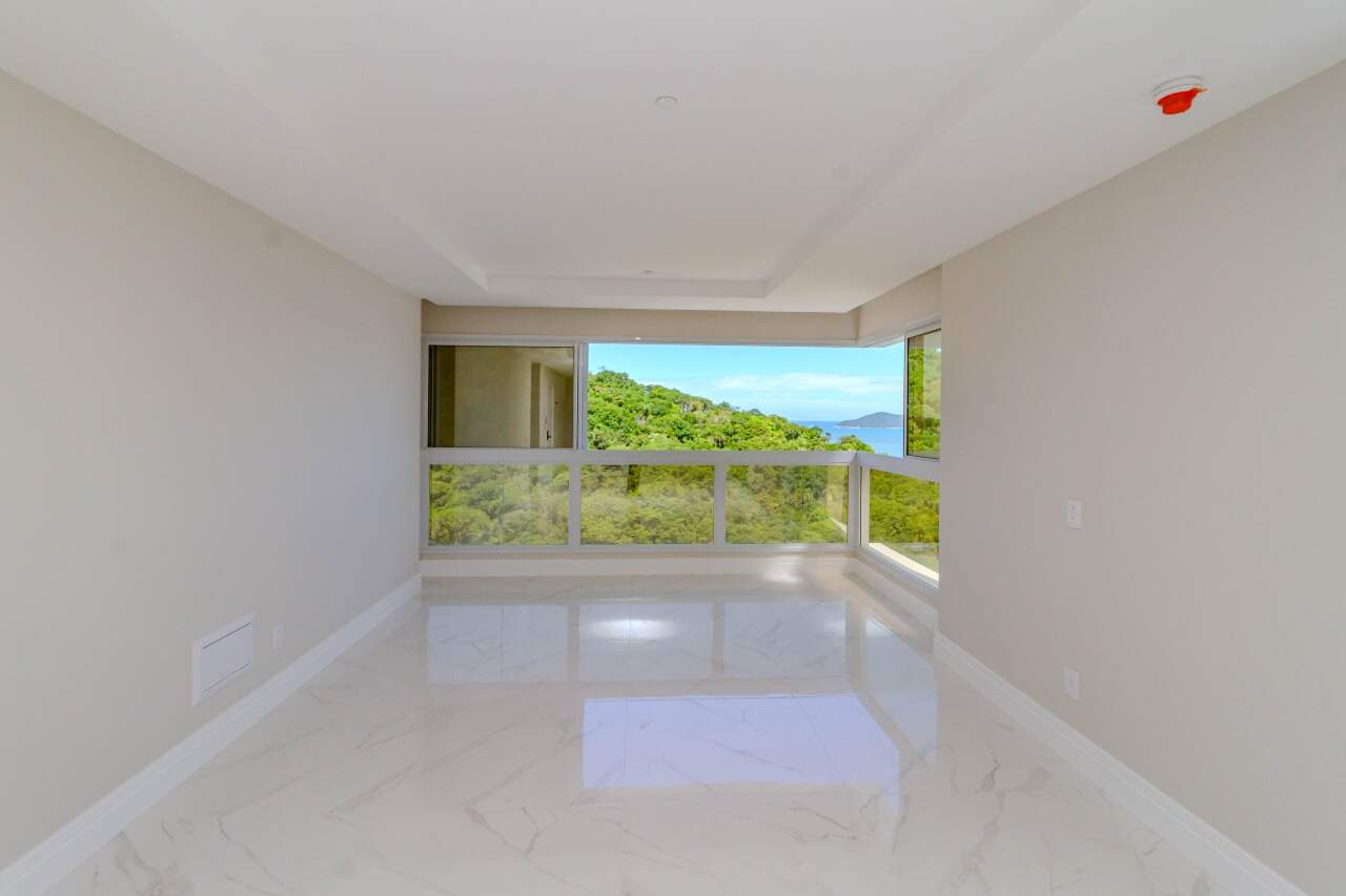 Apartamento à venda no Pioneiros: 