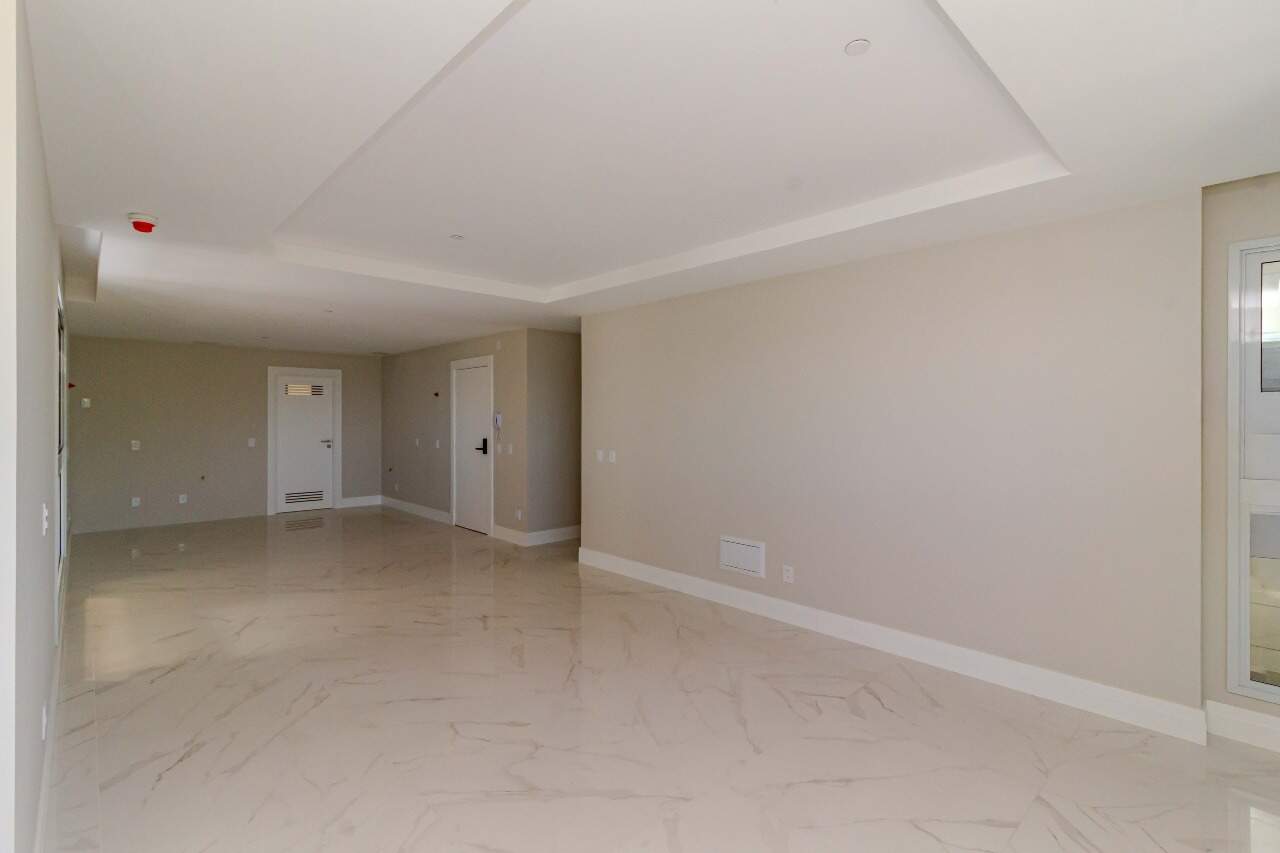 Apartamento à venda no Pioneiros: 