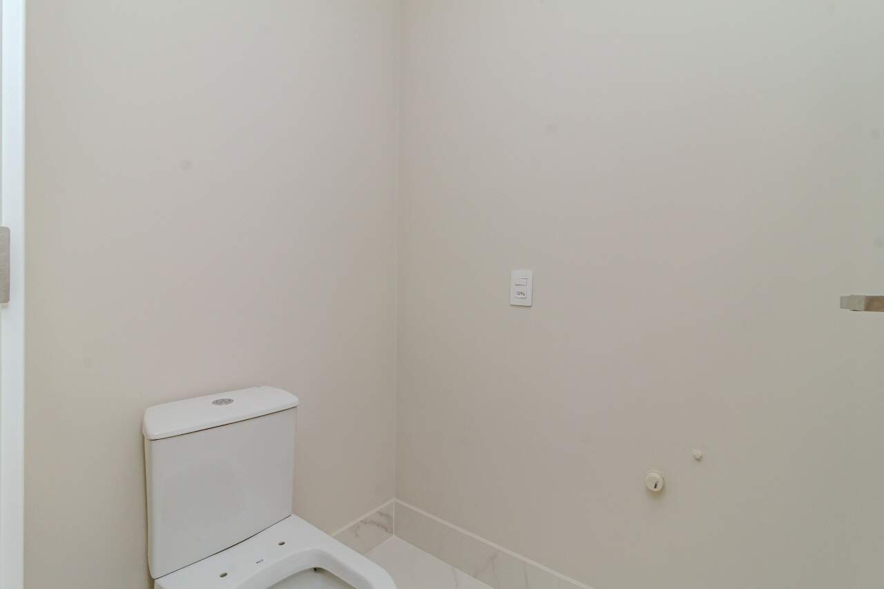 Apartamento à venda no Pioneiros: 