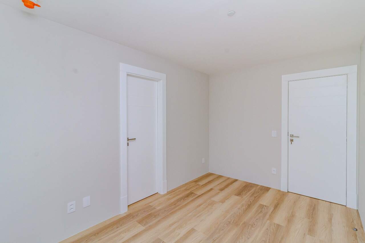 Apartamento à venda no Pioneiros: 