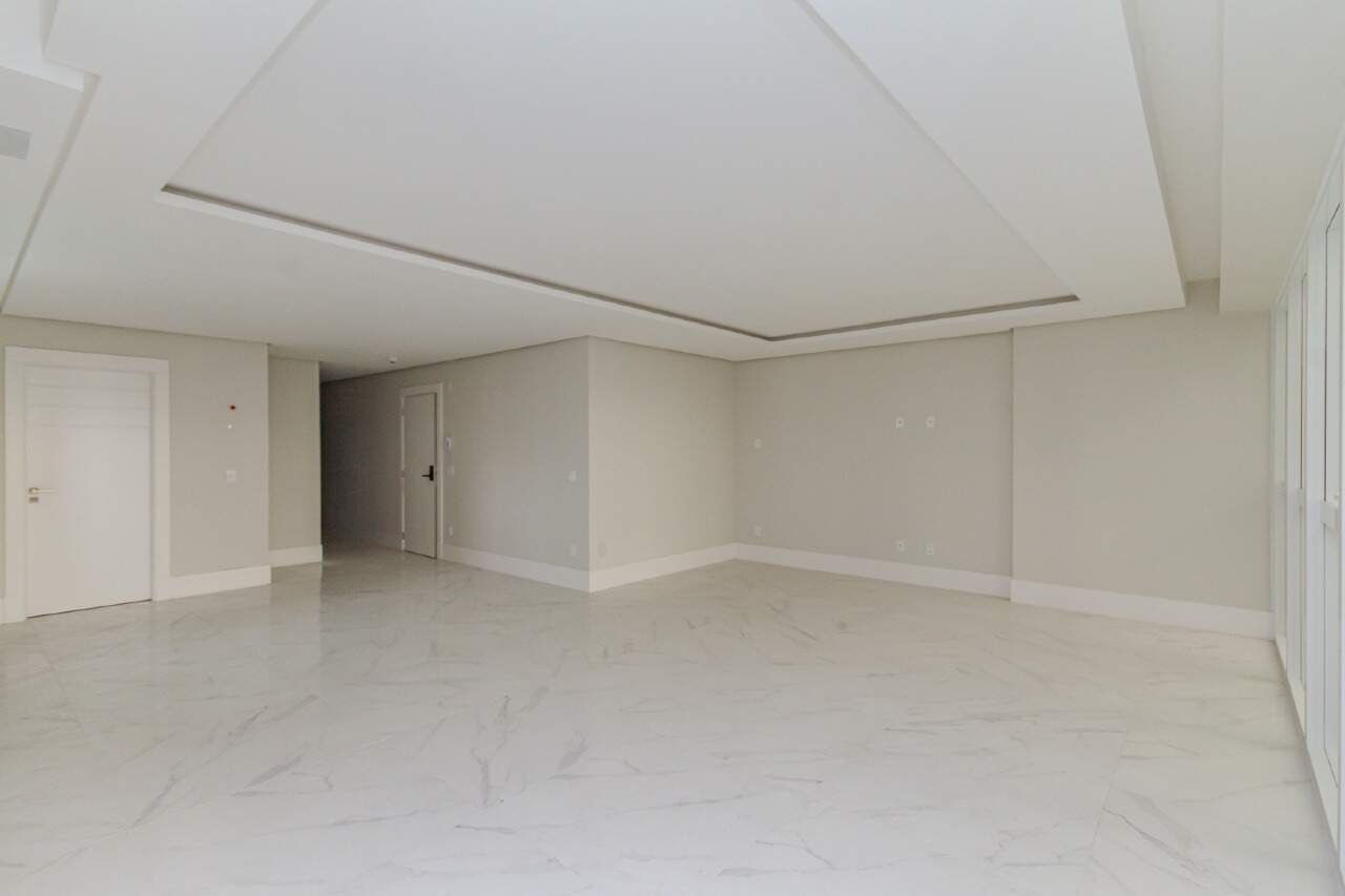 Apartamento à venda no Pioneiros: 
