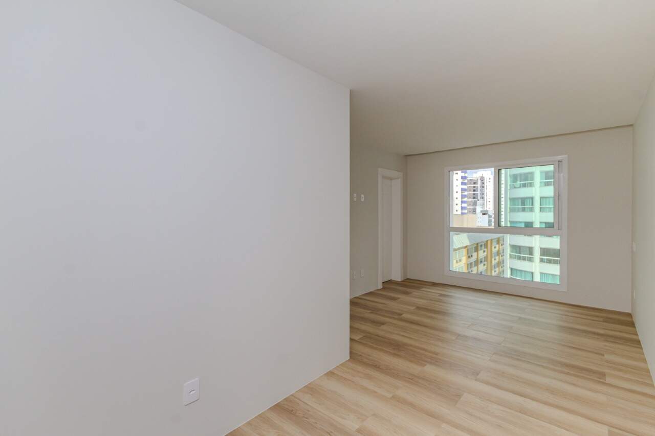 Apartamento à venda no Pioneiros: 