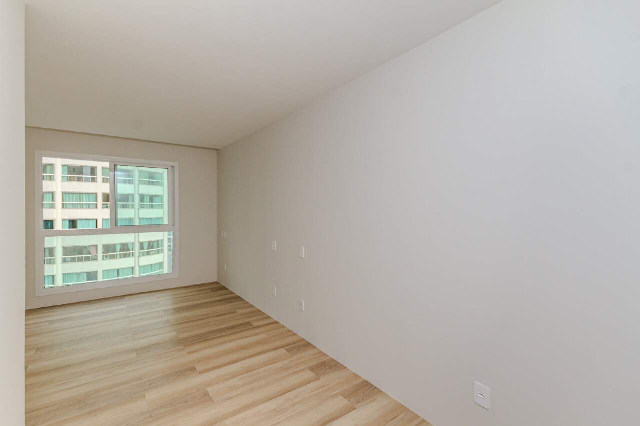 Apartamento à venda no Pioneiros: 