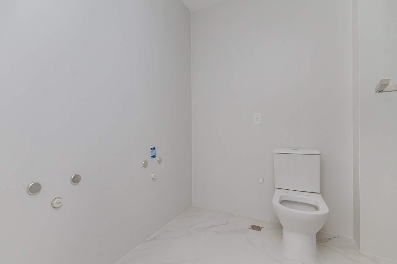 Apartamento à venda no Pioneiros: 