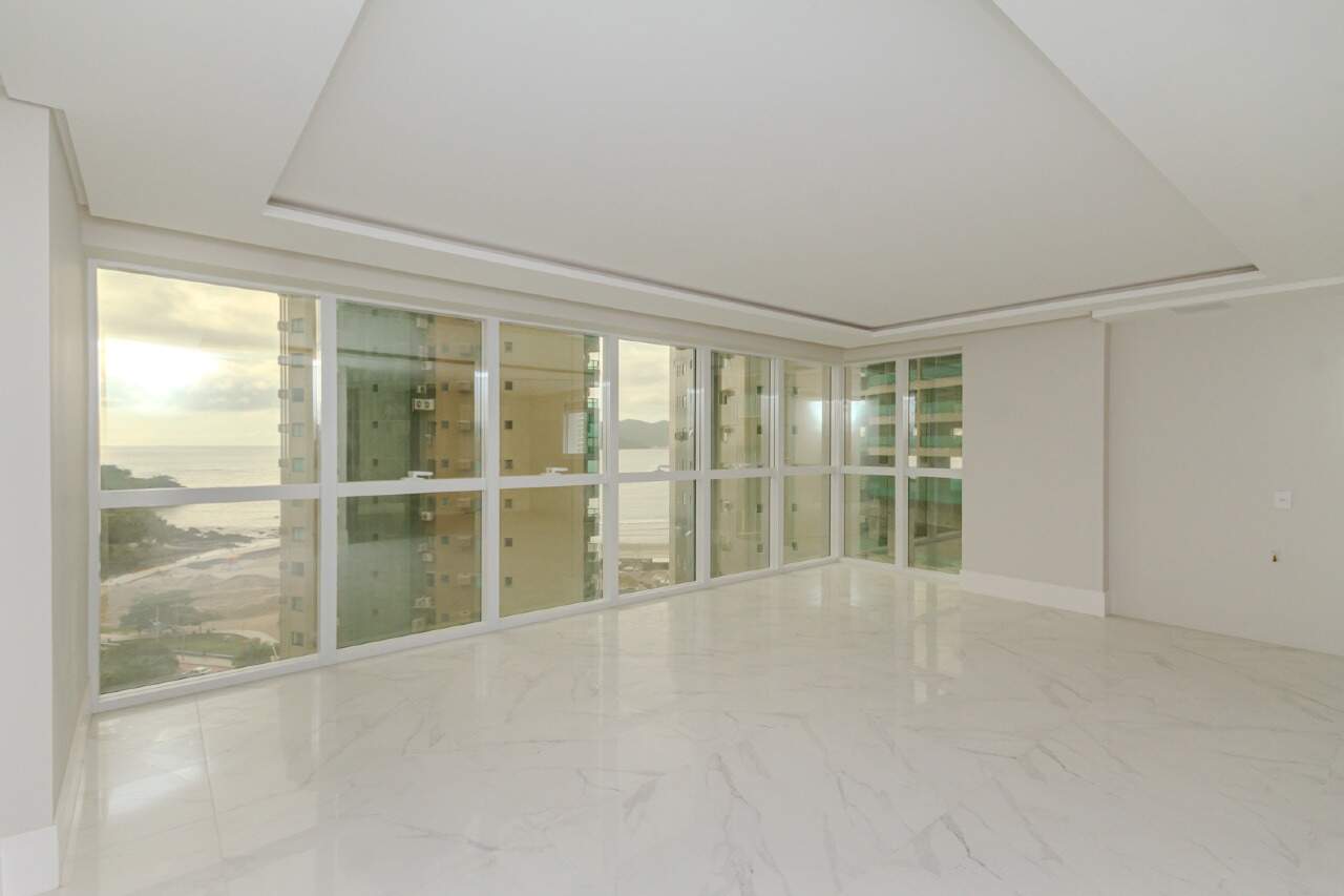 Apartamento à venda no Pioneiros: 