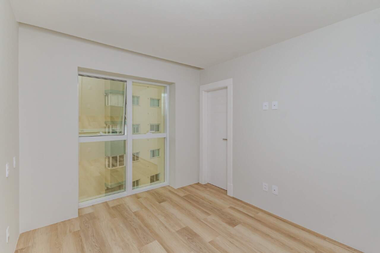 Apartamento à venda no Pioneiros: 