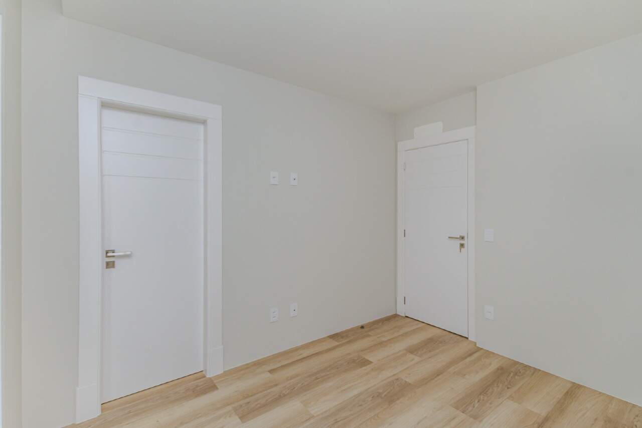 Apartamento à venda no Pioneiros: 