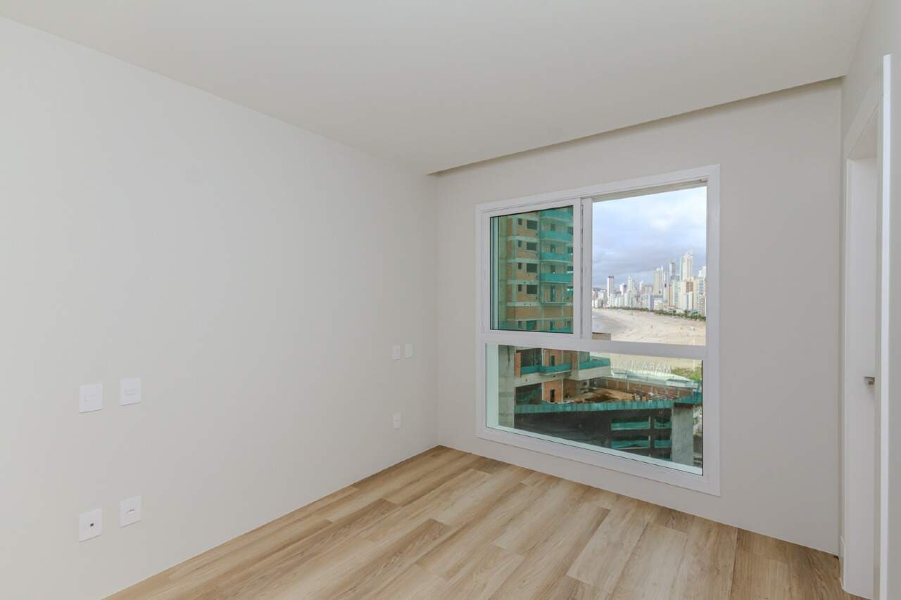 Apartamento à venda no Pioneiros: 