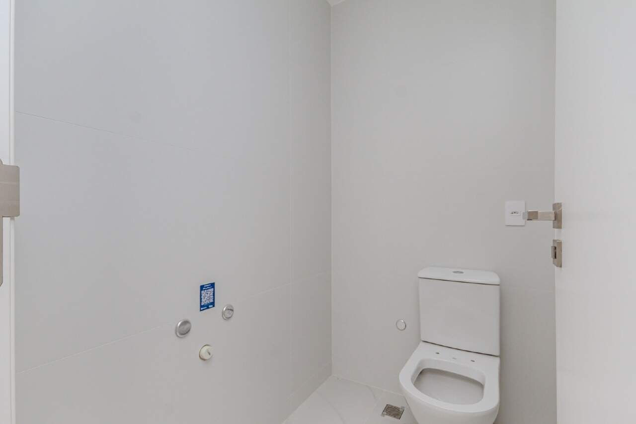 Apartamento à venda no Pioneiros: 