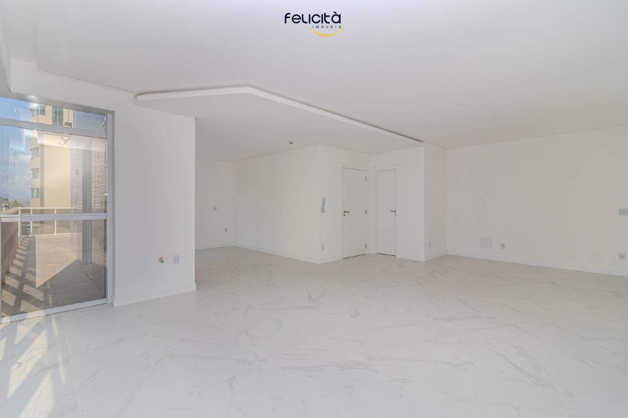 Apartamento de 3 quartos, 227m² no bairro Centro, em Balneário Camboriú | Eu Corretor