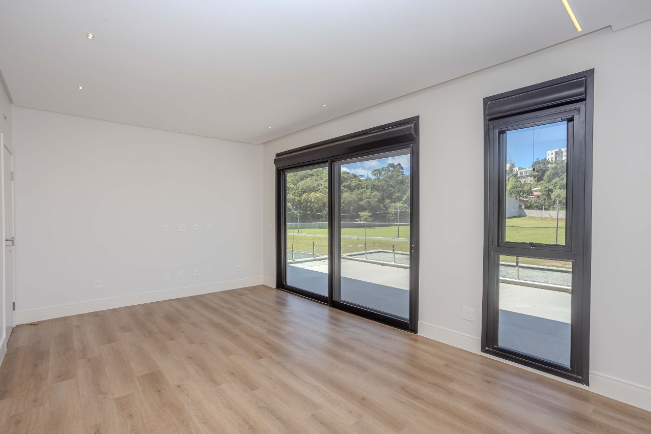 Casa de Condomínio à venda no Santa Regina : 