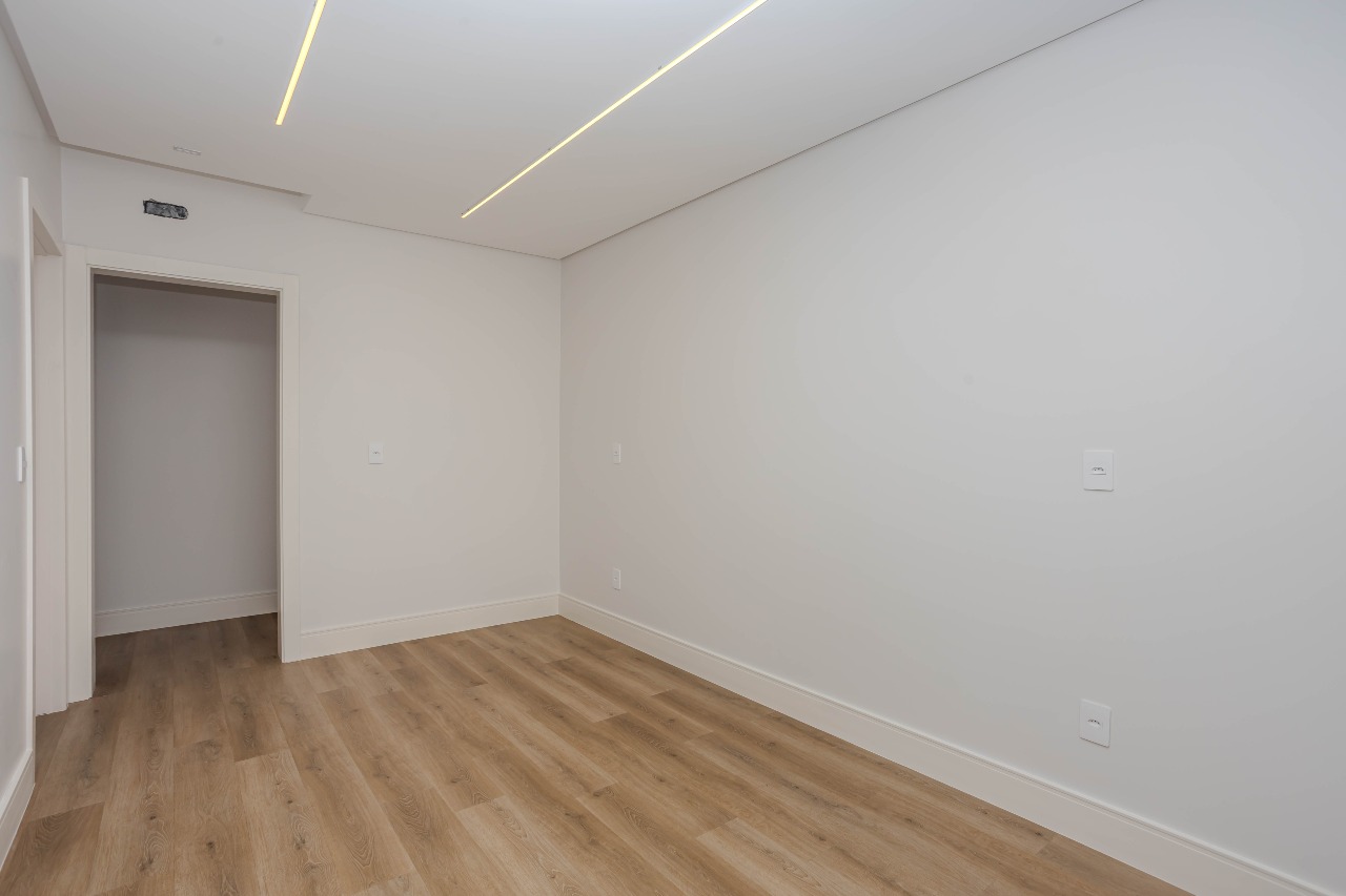 Casa de Condomínio à venda no Santa Regina : 