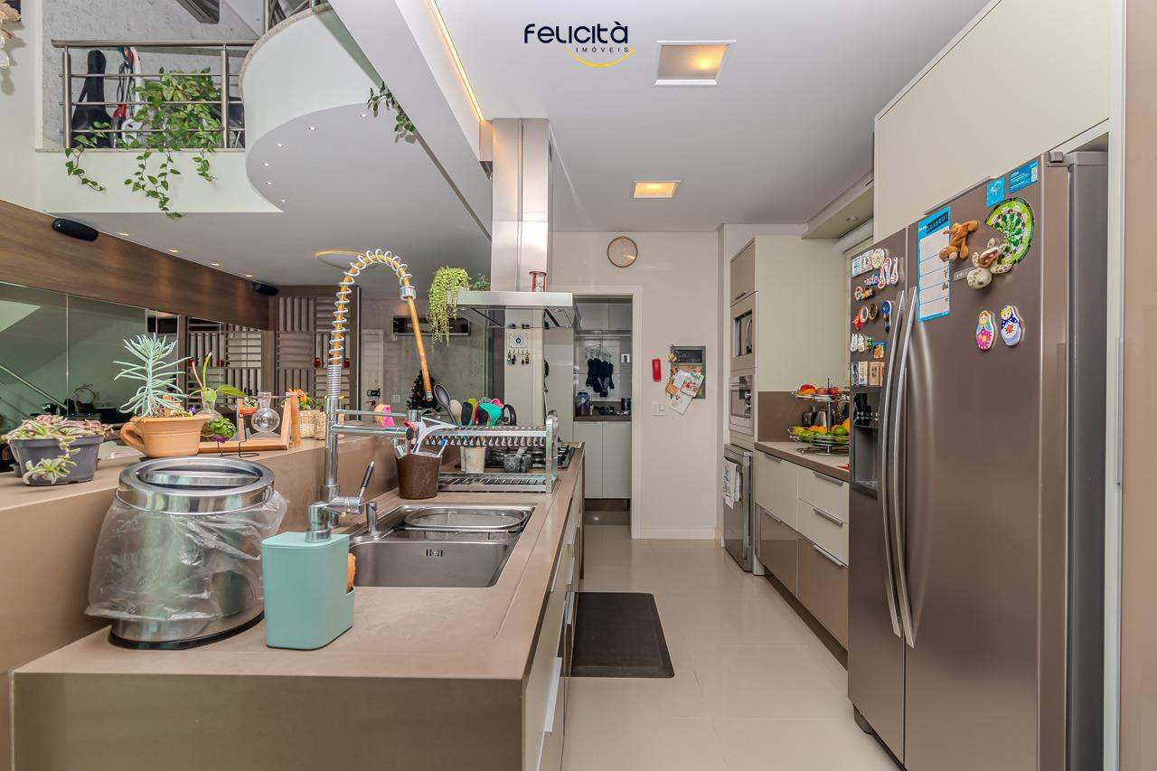Apartamento de 4 quartos, 214m² no bairro Centro, em Balneário Camboriú | Eu Corretor
