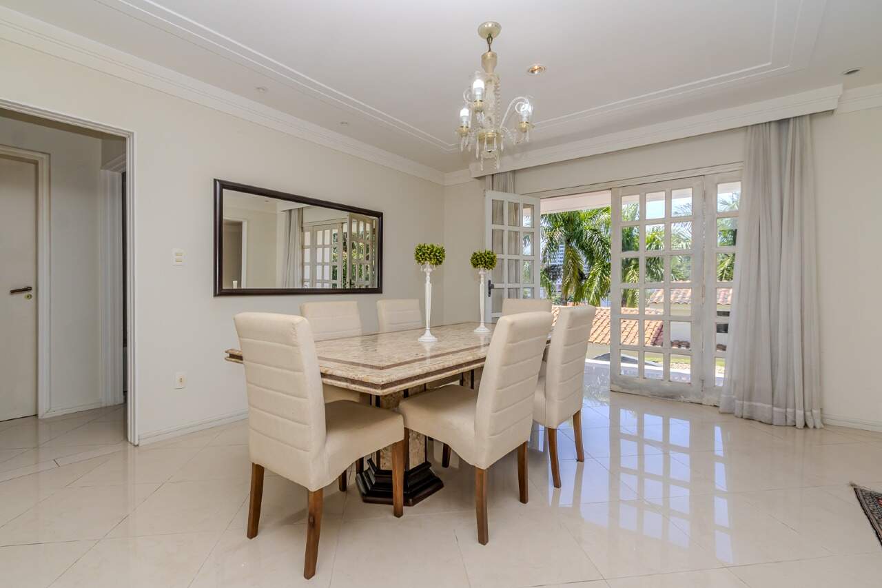 Casa de 5 quartos, 700m² no bairro Praia dos Amores, em Balneário Camboriú | Eu Corretor