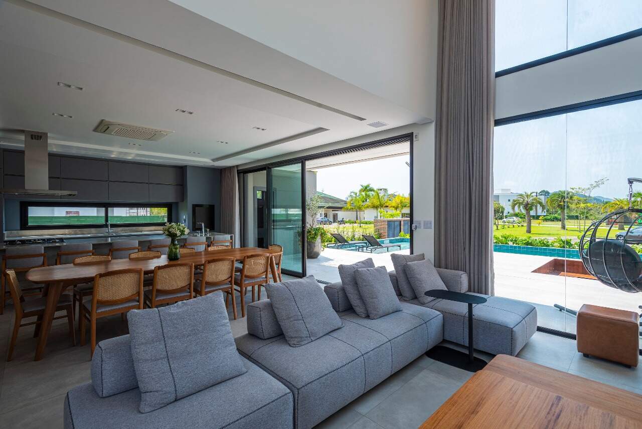 Casa de Condomínio de 4 quartos, 390m² no bairro Centro, em Camboriú | Eu Corretor