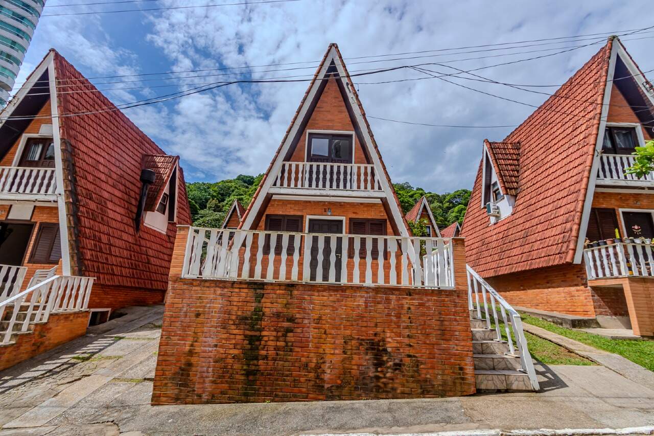 Casa de Condomínio à venda no Pioneiros: 