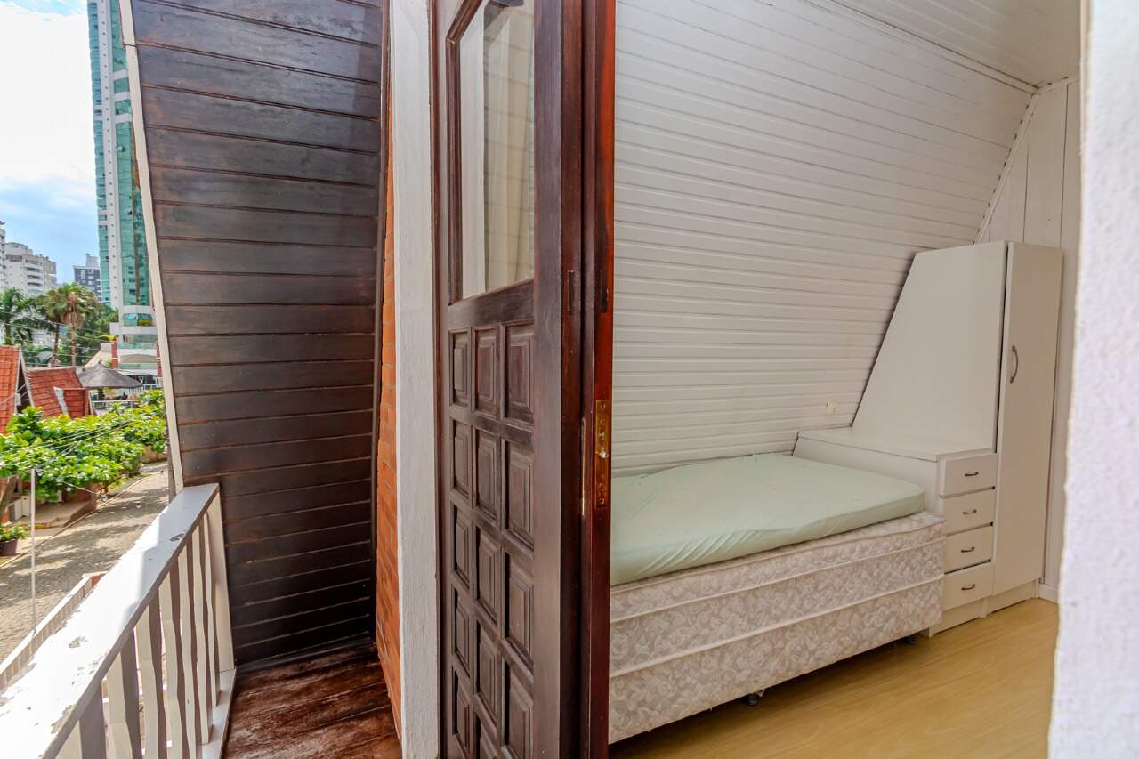 Casa de Condomínio à venda no Pioneiros: 