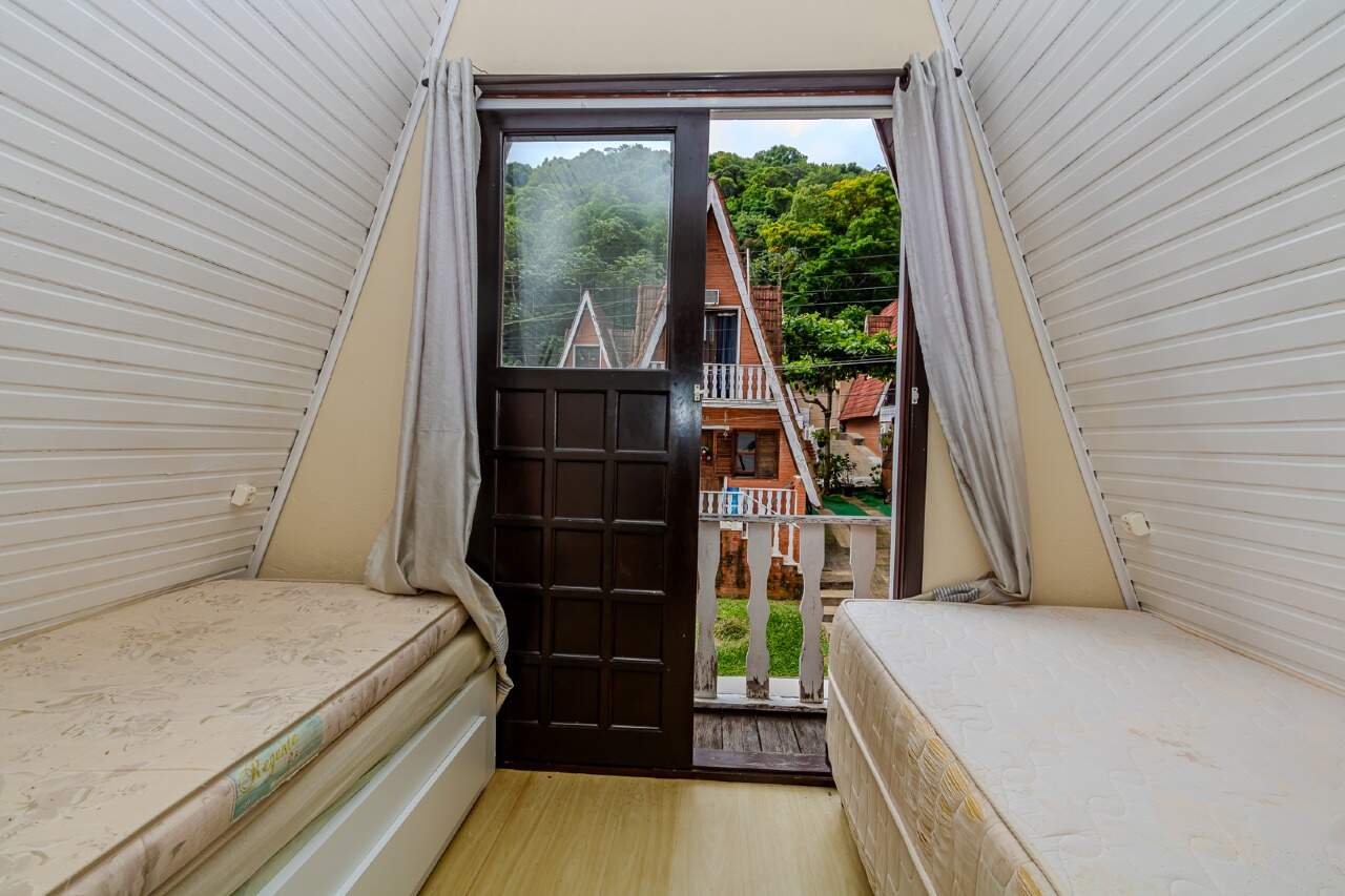 Casa de Condomínio à venda no Pioneiros: 