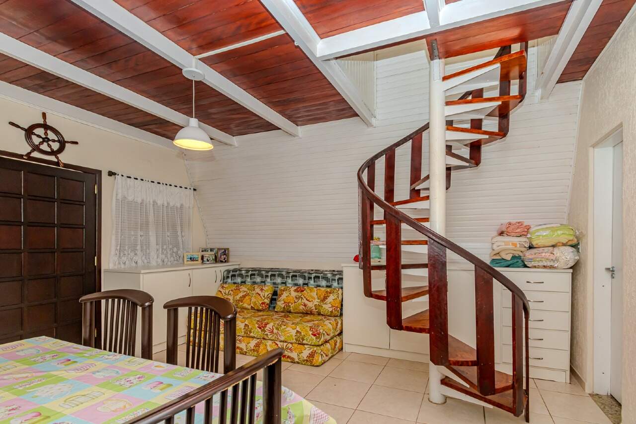 Casa de Condomínio à venda no Pioneiros: 