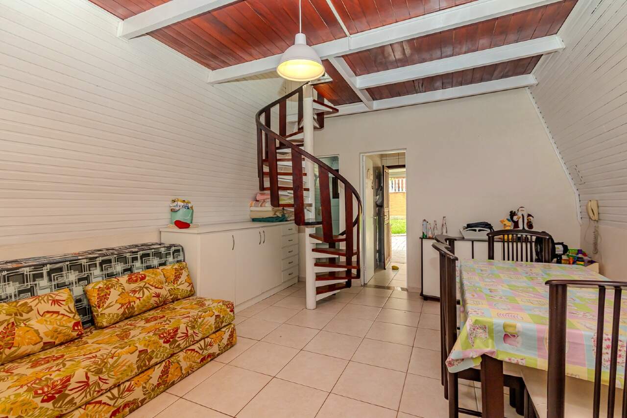 Casa de Condomínio à venda no Pioneiros: 