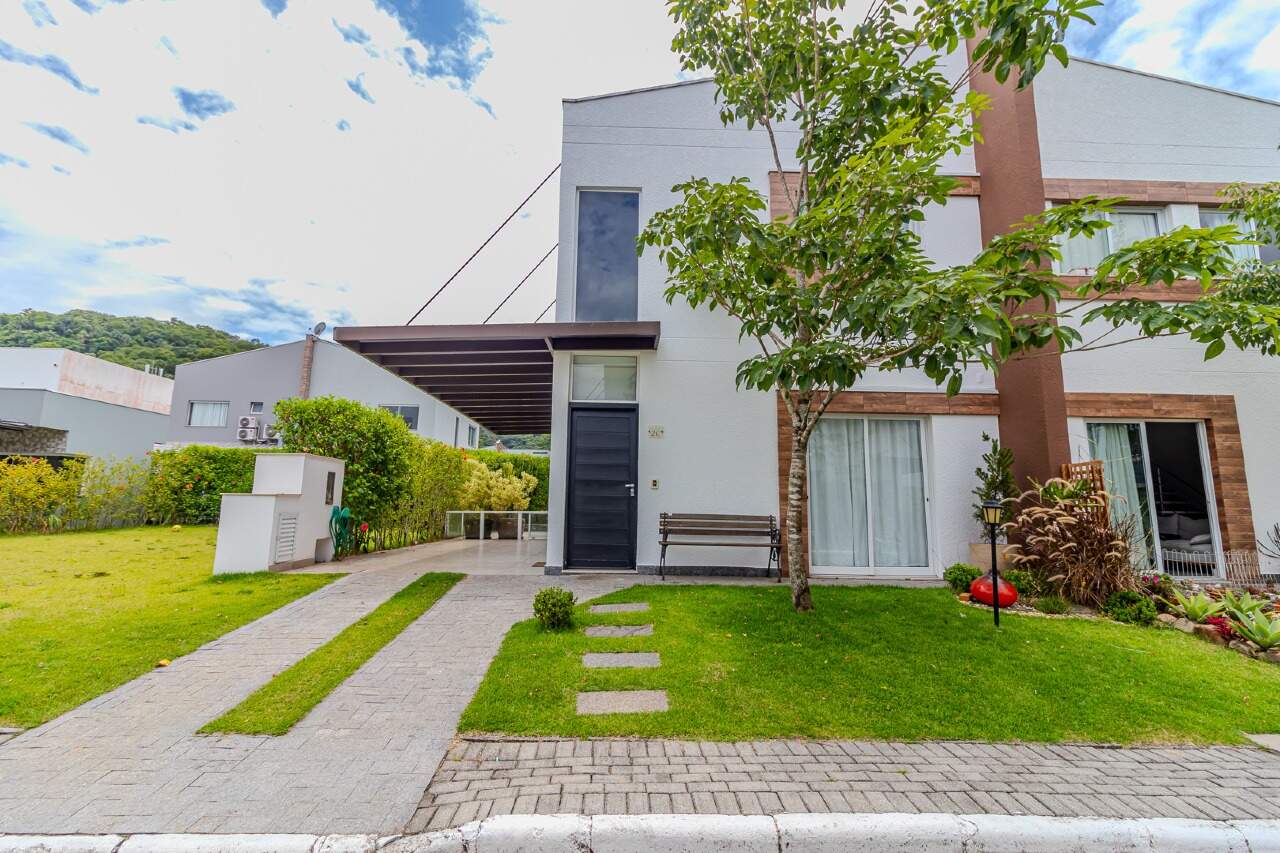 Casa de Condomínio de 3 quartos, 190m² no bairro Barra, em Balneário Camboriú | Eu Corretor