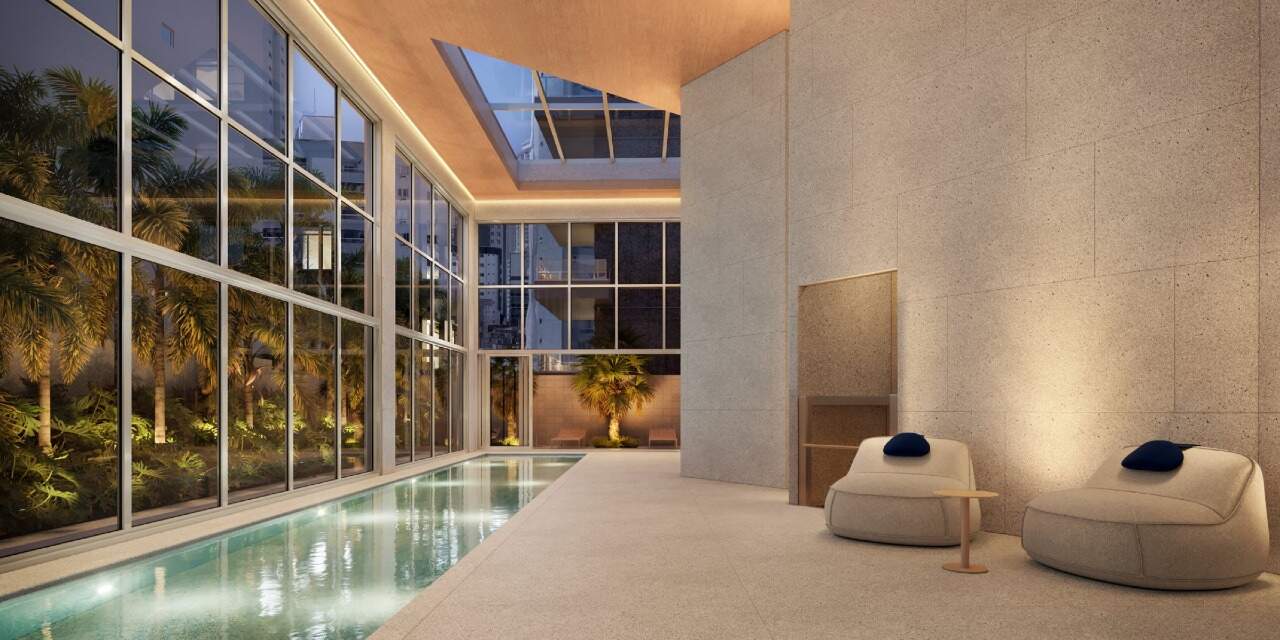 Cobertura à venda no Centro: Piscina interna com pé-direito alto (imagem ilustrativa)