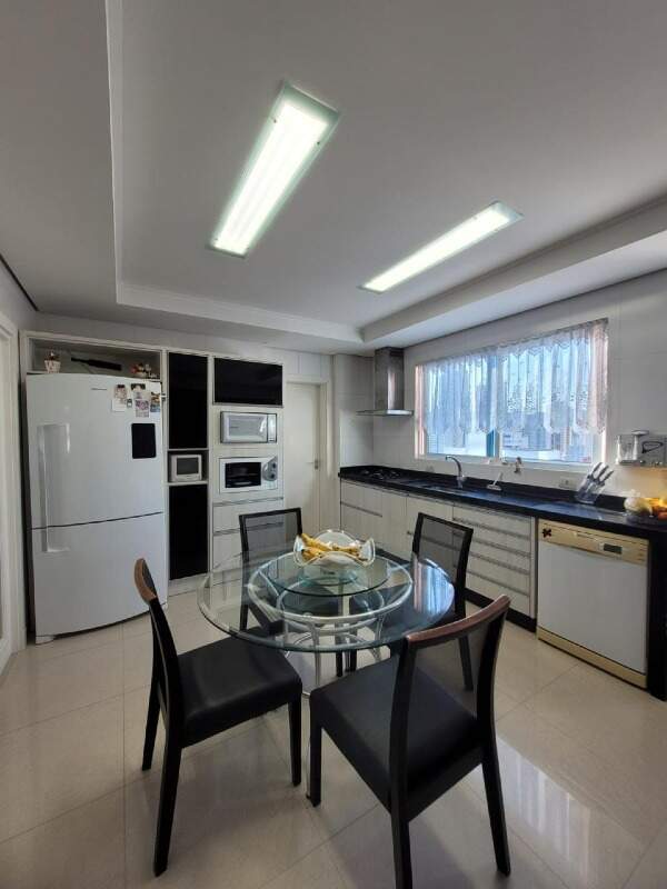 Apartamento diferenciado à venda no Centro: 