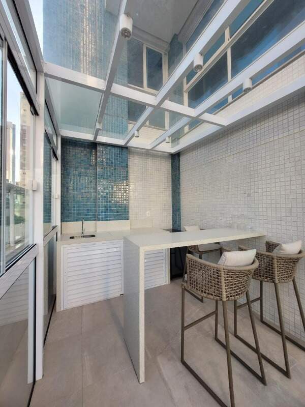 Apartamento diferenciado à venda no Centro: 