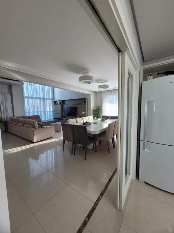 Apartamento diferenciado à venda no Centro: 