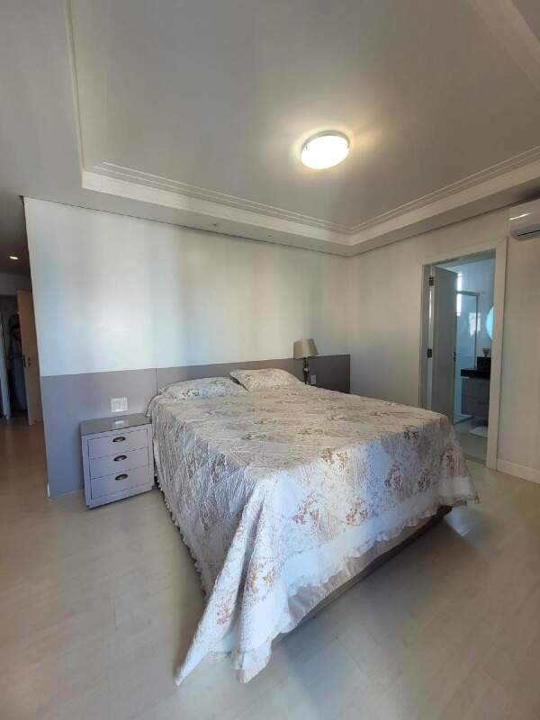 Apartamento diferenciado à venda no Centro: 
