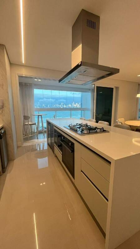 Apartamento à venda no Pioneiros: 