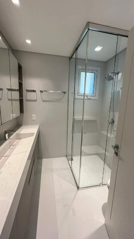 Apartamento à venda no Pioneiros: 