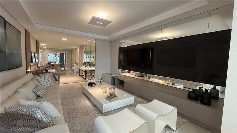 Apartamento de 3 quartos, 180m² no bairro Centro, em Balneário Camboriú | Eu Corretor