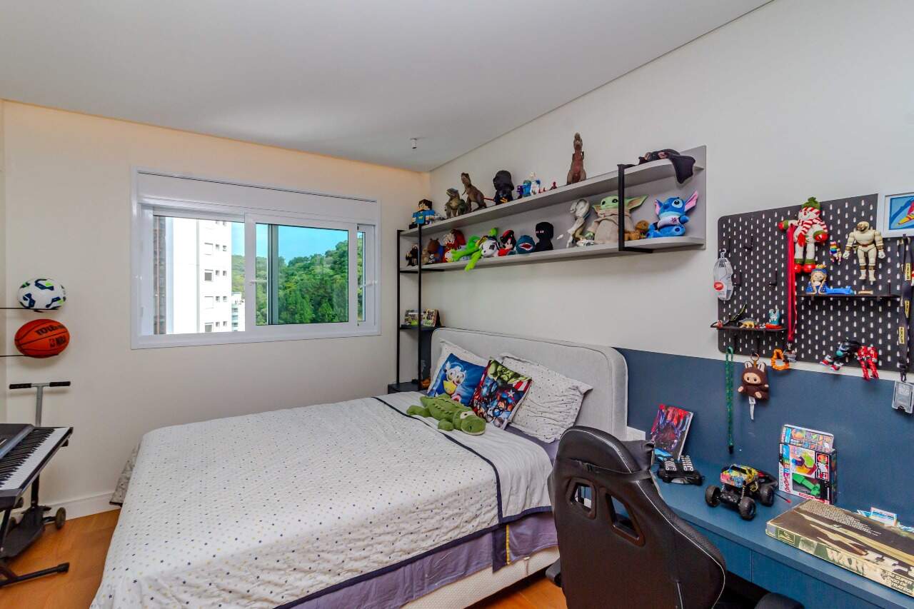 Apartamento à venda no Pioneiros: 