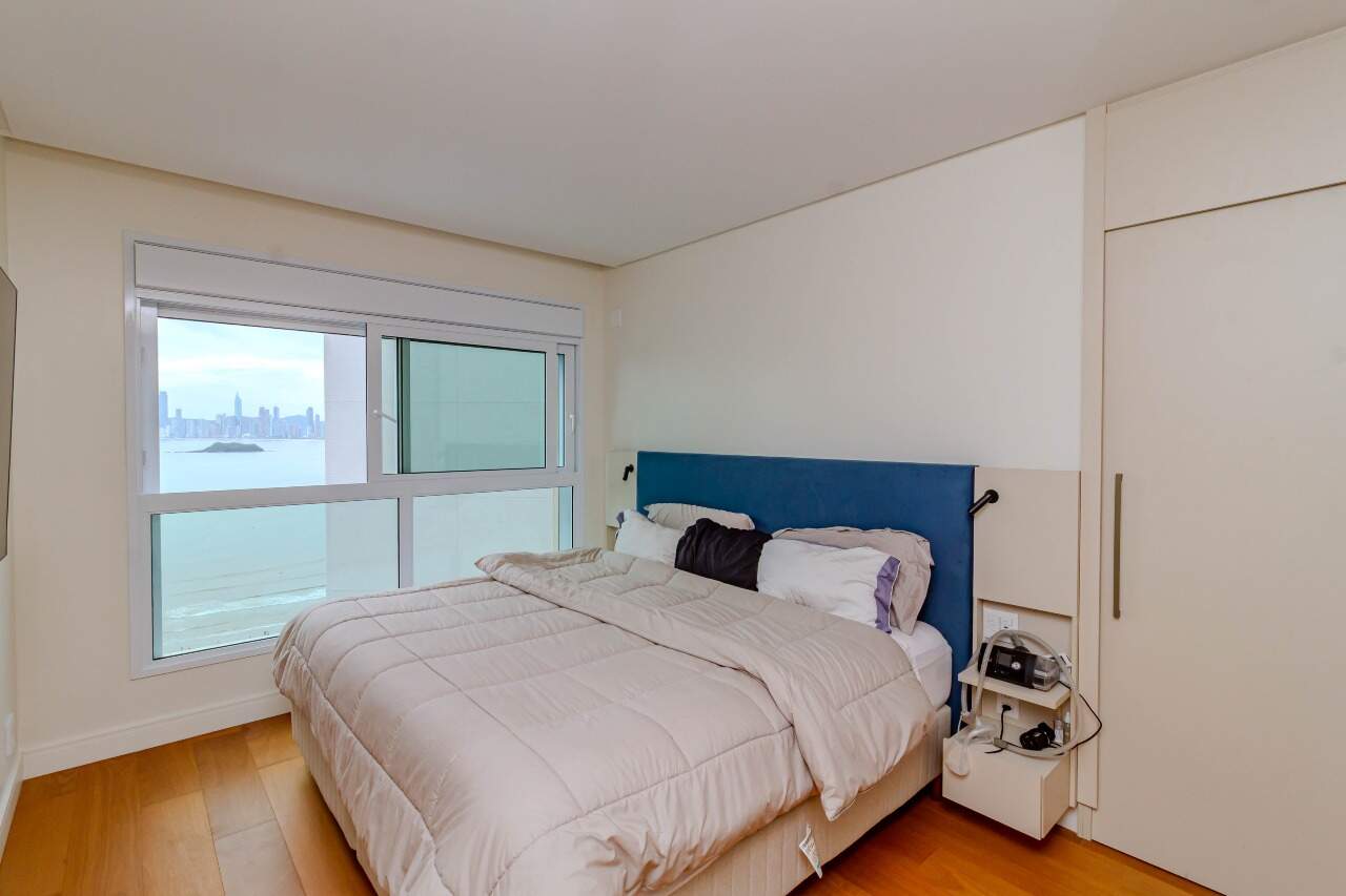 Apartamento à venda no Pioneiros: 