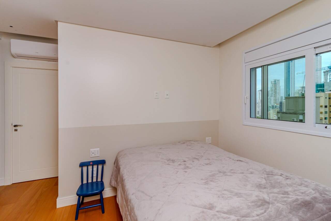 Apartamento à venda no Pioneiros: 