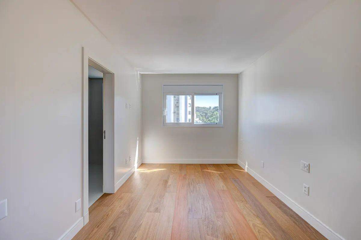 Apartamento de 3 quartos, 160m² no bairro Pioneiros, em Balneário Camboriú | Eu Corretor