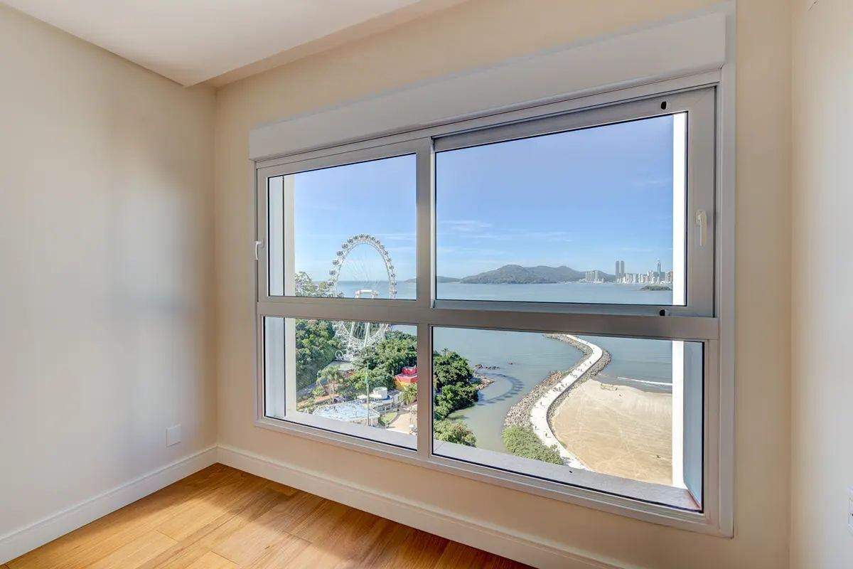 Apartamento de 3 quartos, 160m² no bairro Pioneiros, em Balneário Camboriú | Eu Corretor